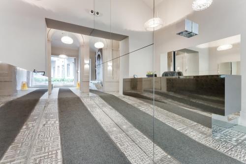 Royal Residence Apartment in the Heart of Prague - image 4