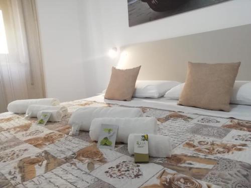 Deluxe Double Room with Extra Bed image 10