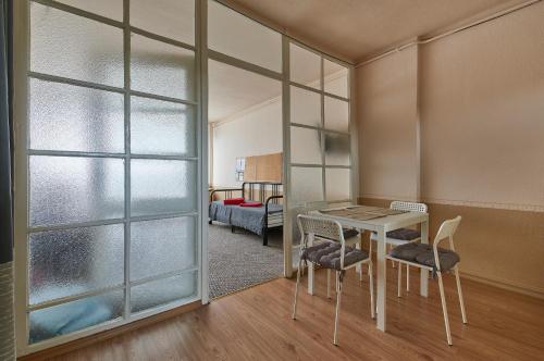 LEM Suburban Apartment - Tap to explore photos