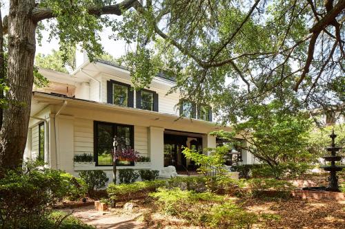 Eden Brae: Historic Southern Gothic Mansion