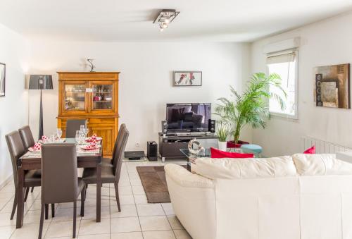 Appart'cosy Lyon Est - Location saisonnière - Décines-Charpieu