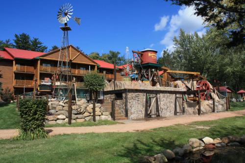 Log Cabins at Meadowbrook Resort