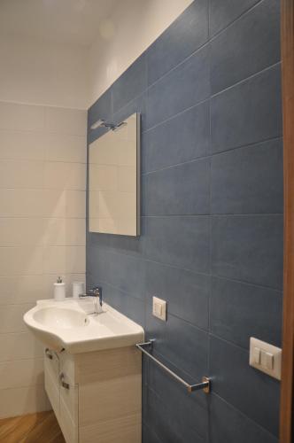 Alexis Home - image 2