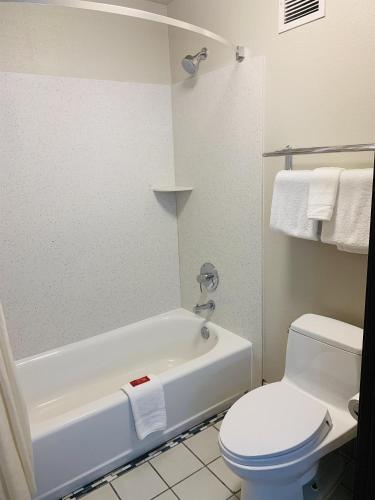 SureStay Plus Hotel by Best Western Redding - image 9