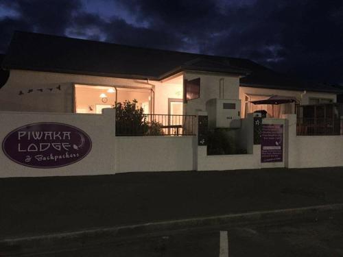 Piwaka Lodge Piwaka Lodge图片