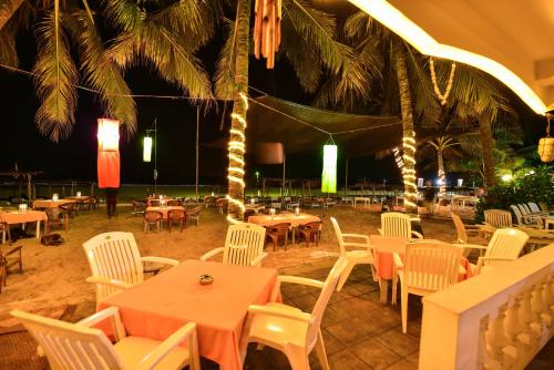 International Beach Hotel & Restaurant