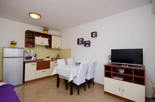 Apartments Mirjana - image 11