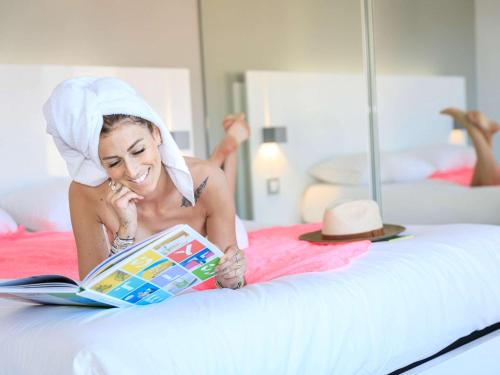 芒通城中心宜必思尚品酒店 芒通城中心宜必思尚品酒店