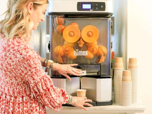 芒通城中心宜必思尚品酒店 芒通城中心宜必思尚品酒店