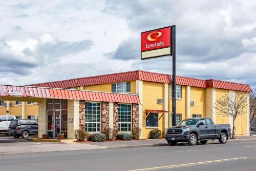 Econo Lodge Prineville - main image