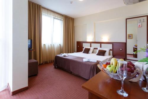 Nadejda Hotel - image 8
