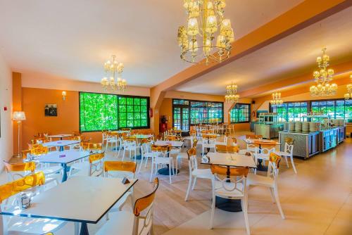 Philoxenia Hotel - image 4