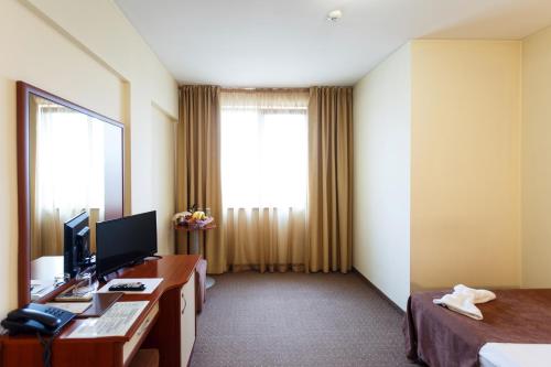 Nadejda Hotel - image 3
