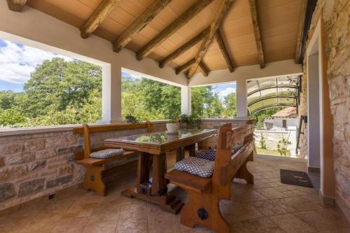Holiday house Matija with a POOL in Svetvincenat