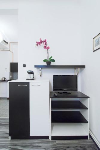 Modern Apartment Skolska 20 - image 12