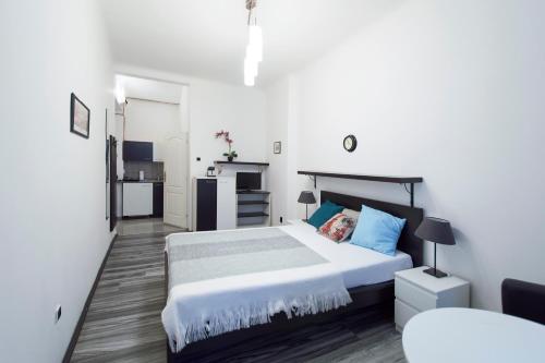 Modern Apartment Skolska 20 - image 4