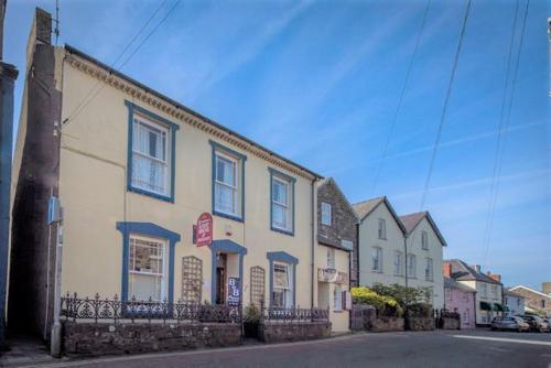 Glendower B&b, , West Wales