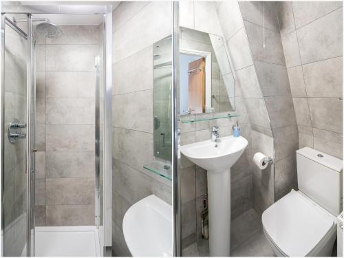 OYO Townhouse New England Victoria - image 7