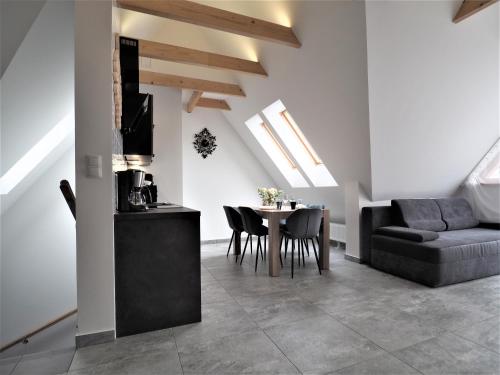Apartment image 8