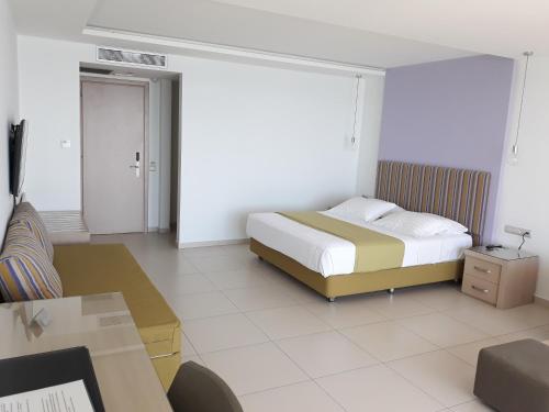 El Greco Hotel - image 2