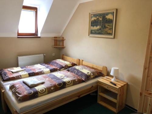 2 twin beds