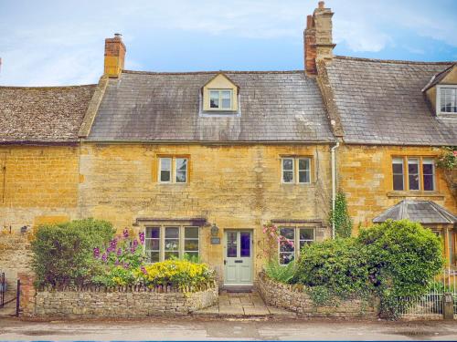 Century House - Moreton in Marsh