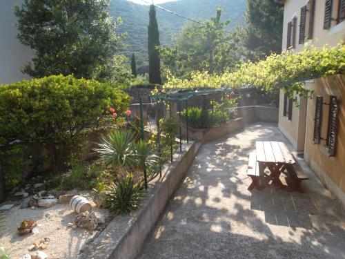  Hodak Apartment in Nerezine