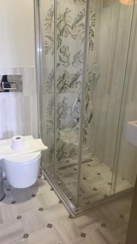 Double Room with Patio image 7