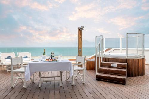 Suite With Sea View And Outdoor Jacuzzi