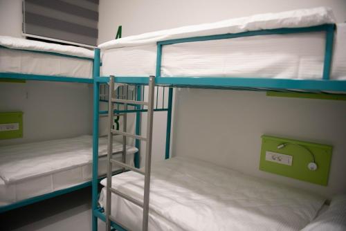 4 bunk beds