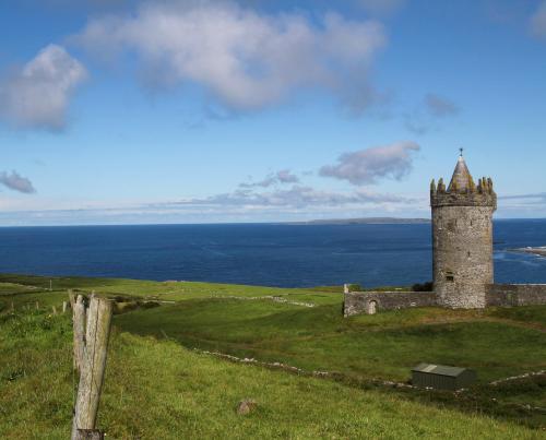 Dintorni, Fiddle + Bow Hotel in Doolin