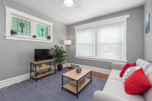 Central Garden District Getaway - image 7