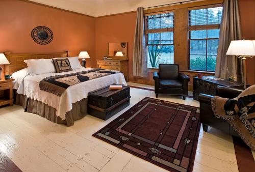1 queen bed