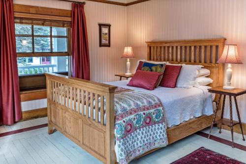 202582929 McCloud Hotel