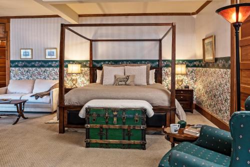202585195 McCloud Hotel