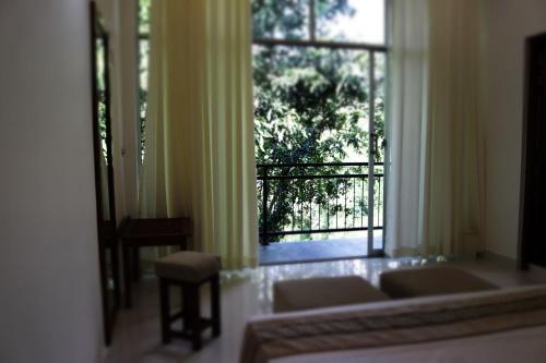 شرفة/ تراس, Hill Country Villa in ماهاويلي ريفر فرونت