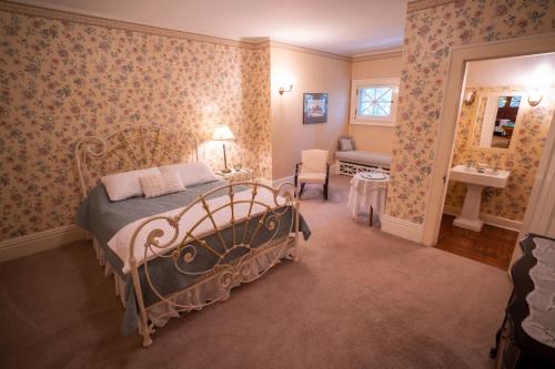 1 queen bed