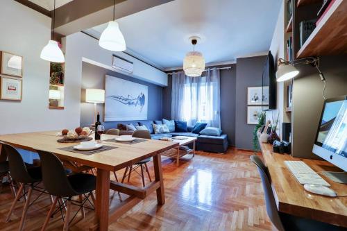 Victoria 5star / 5BR BigApt / Sauna / 2min to metro, Athènes (photo 8)