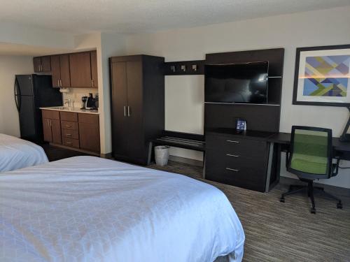 Holiday Inn Express & Suites Charlotte-Concord-I-85, an IHG Hotel