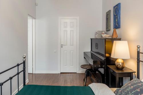 Maironis - Spacious Apartment in the Heart of Kaunas - image 2