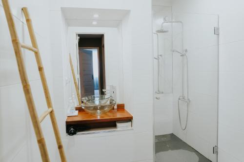 Five Seven Nine Apartments 3