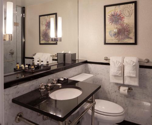 Shower, The Manhattan Club in New York (NY)