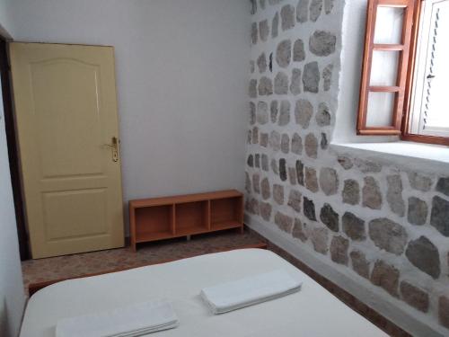 Old House Perast - image 2