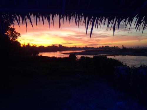 Monty's Riverside View Resort – San Antonio, Zambales, VA