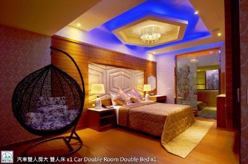 1 queen bed