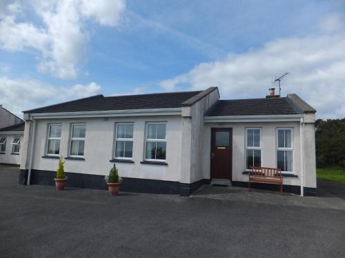 Ieeja, Drumkeeran Holiday Homes in Drumkeeran