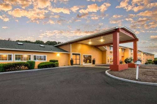 . Quality Inn & Suites Albany Corvallis