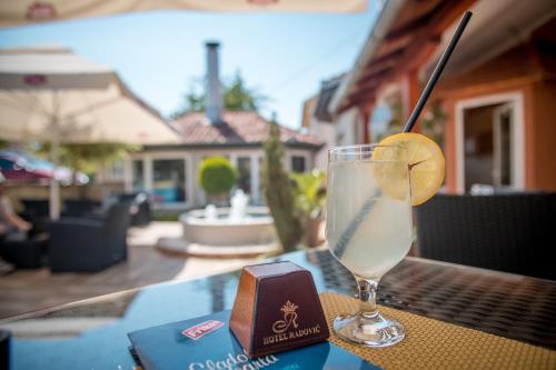 Garni Hotel Radović - image 10