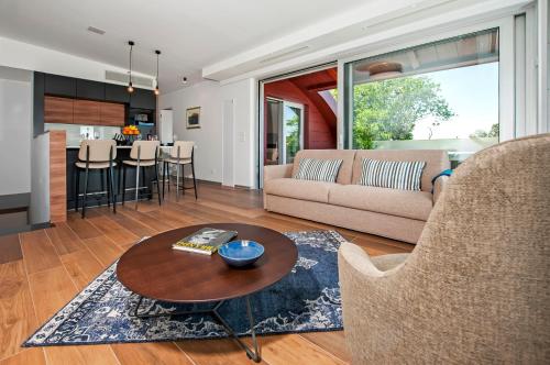 The Q - Superior Apartment