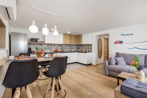  Seafront apartment Voyo in 51414 Ika